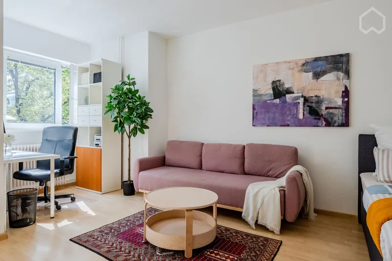Helles All-inclusive-Apartment nahe Schloßstr. (250Mbps, Heizungs , Strom, Rundfunkgebühren incl) — photo 1